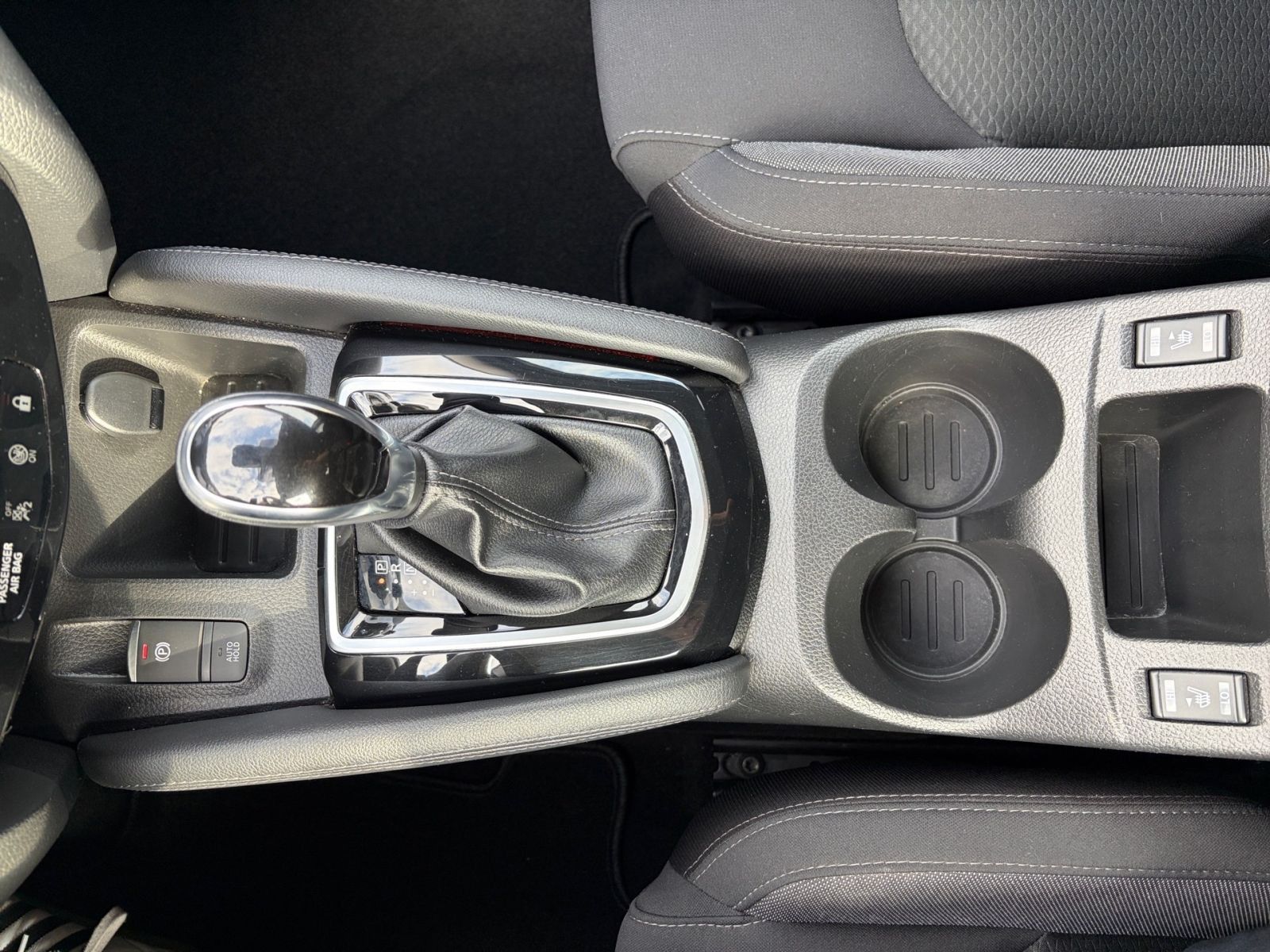 Fahrzeugabbildung Nissan Qashqai 1.3 DIG-T 117 kW N-Connecta*360°Kamera*N