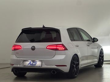 Volkswagen Golf - 5