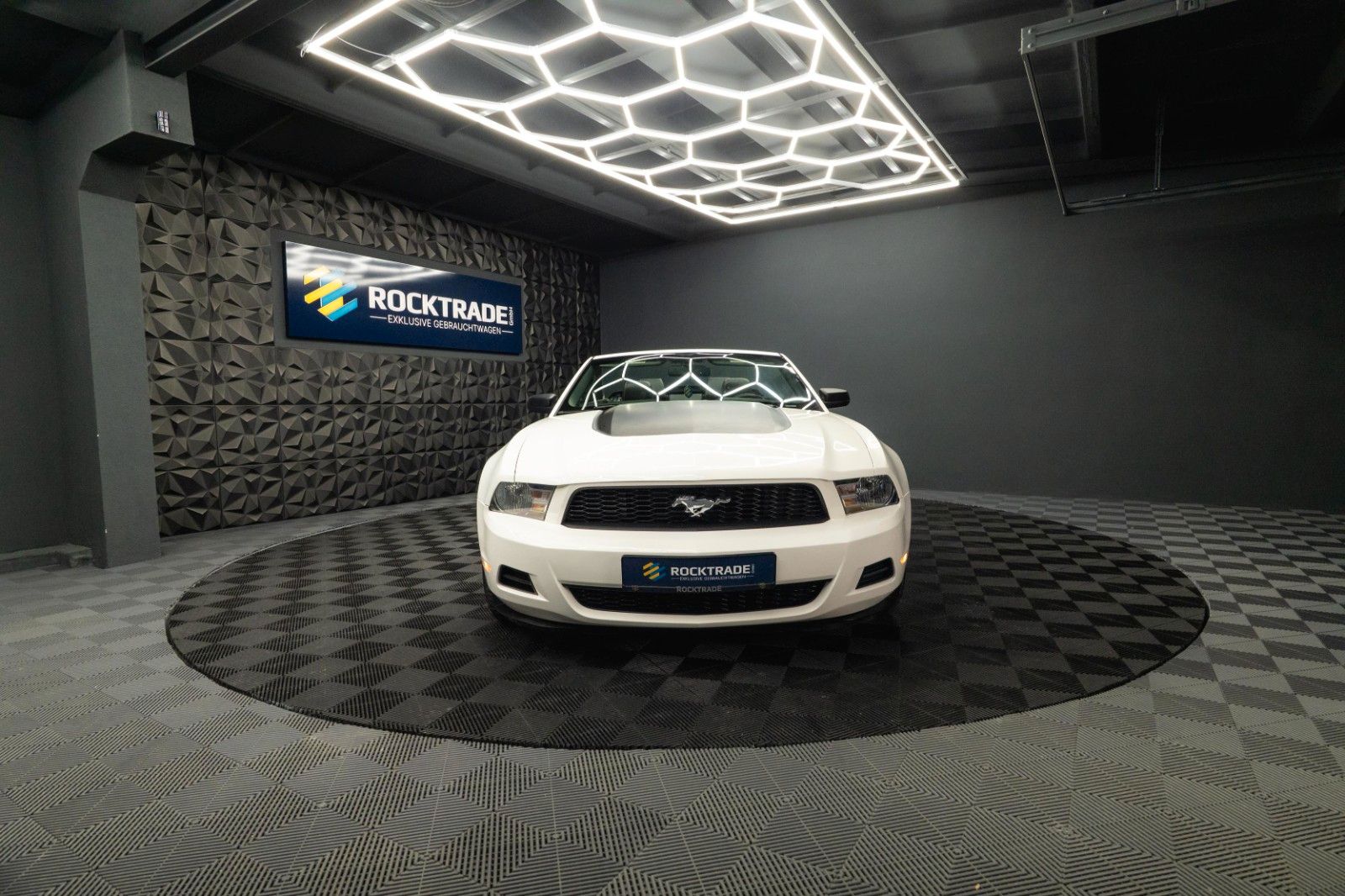 Fahrzeugabbildung Ford Mustang 3.7 V6 GT Cabrio | TÜV 2028 | 4Season