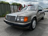 Mercedes-Benz 230CE TOP ZUSTAND H KENNZEICHEN OLDTIMER  - Mercedes-Benz 230: Ce
