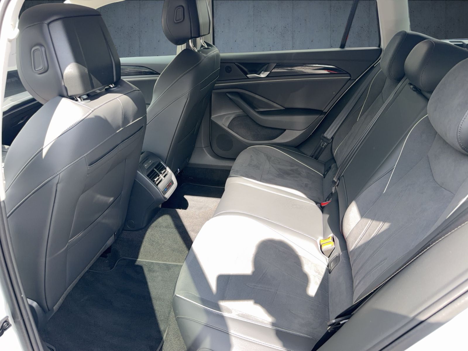 Volkswagen Passat - Bild 12