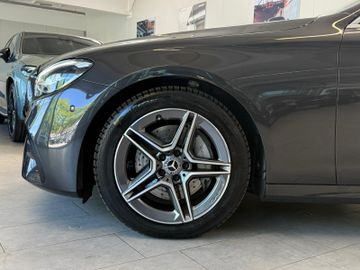 Mercedes E 220 - 11