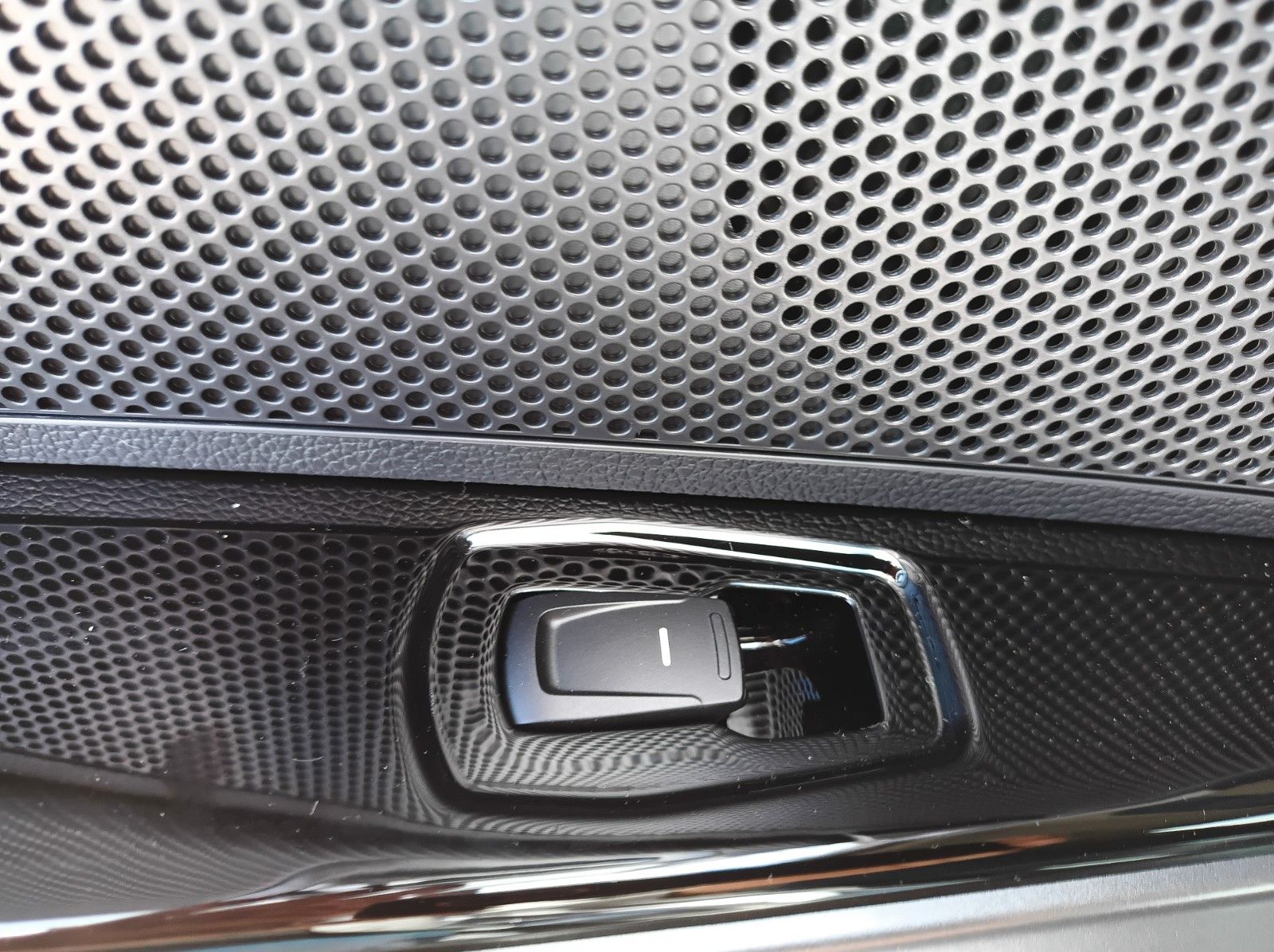 Fahrzeugabbildung KGM TIVOLI 1.5 NOMAD+AUTOMATIK+LM FELGEN+ANDROID++++