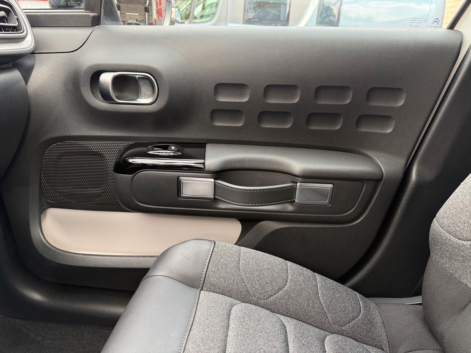 Fahrzeugabbildung Citroën C3 PureTech 83 Max*Navi*Rückfahrkam*Sitzhzg.