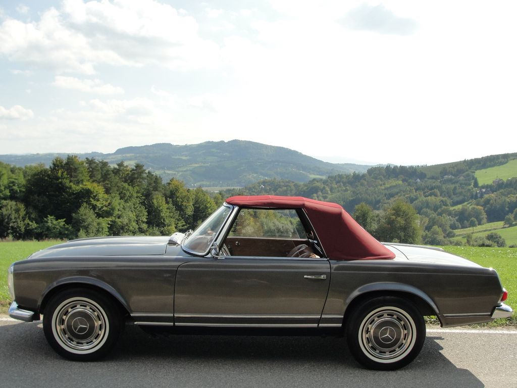 Mercedes-Benz 230