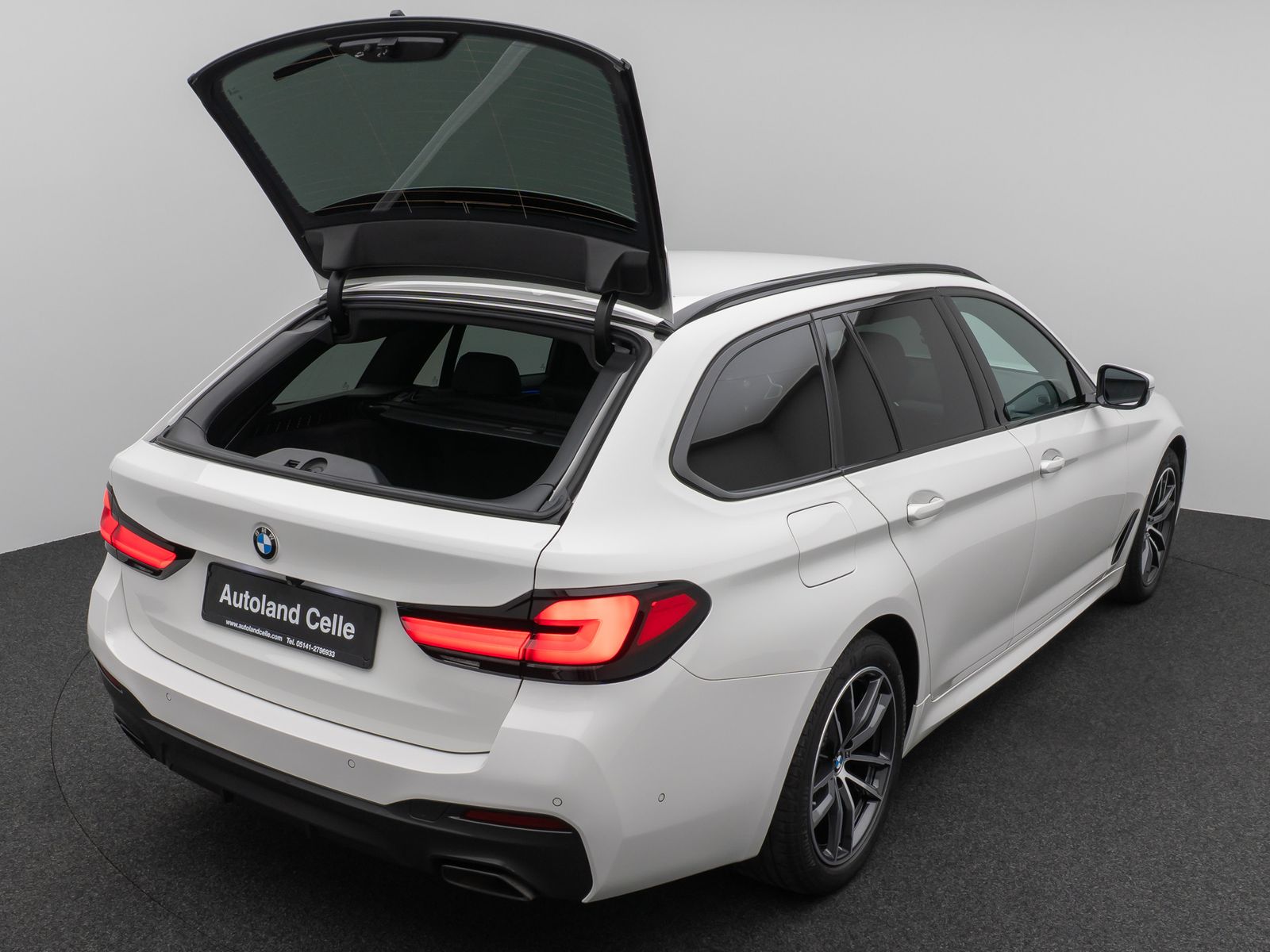 Fahrzeugabbildung BMW 530d M Sport Kamera HUD DAB H/K Komfort Alarm