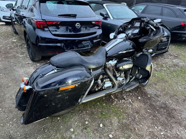 Harley-Davidson FLTRXS Road Glide Special