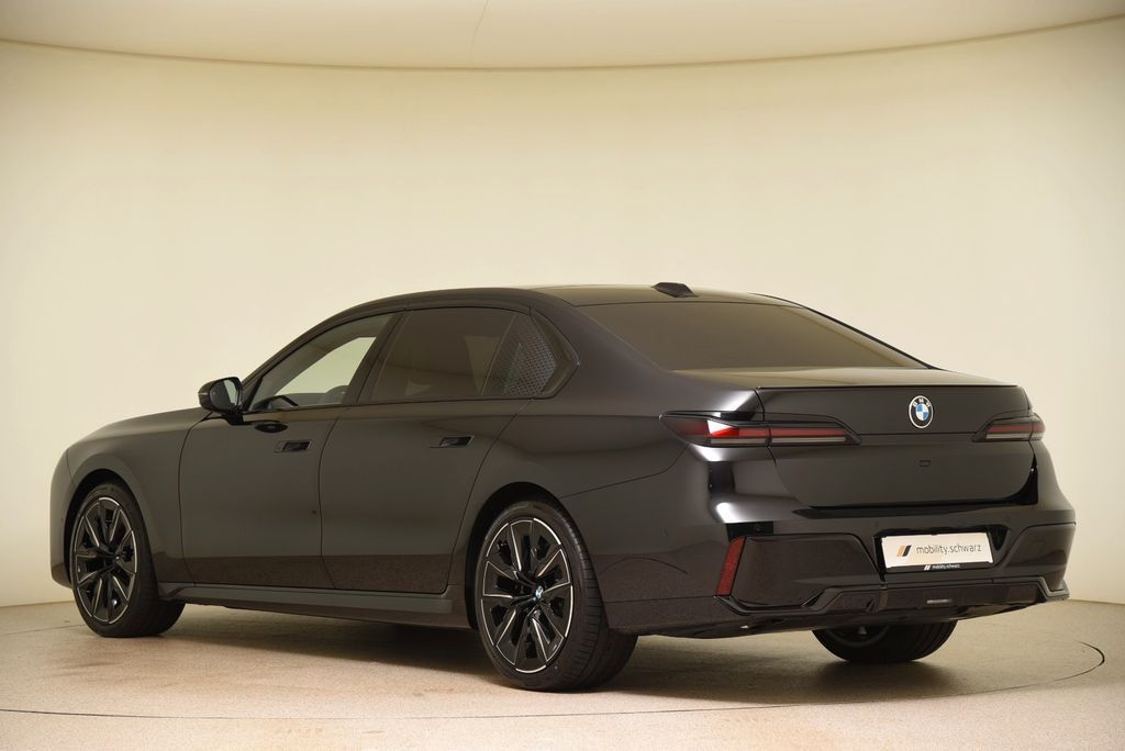BMW 740