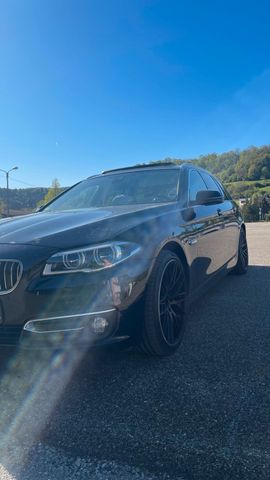 BMW BMW 530d xDrive LCI  | Vollausst. | Motor ...