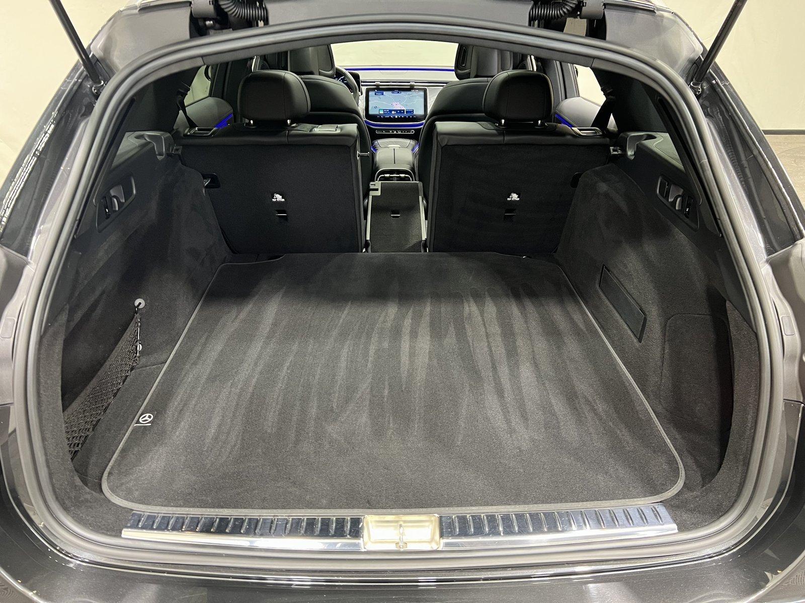 Mercedes-Benz E 220T d 4M AMG Line Advanced Night PanoDach+AHK