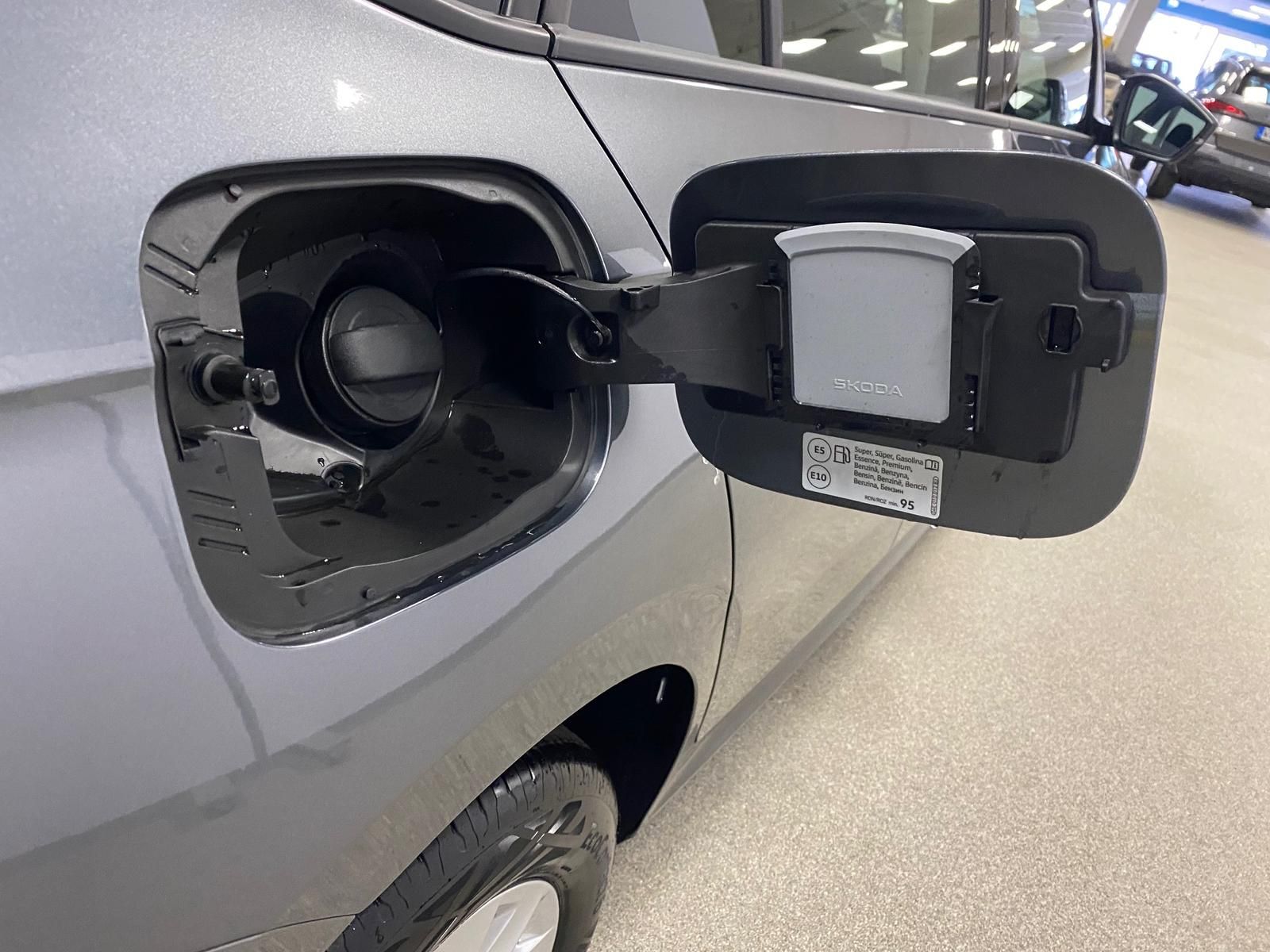 Fahrzeugabbildung SKODA Kamiq 1.0 TSI Selection AHK+APP+KLIMA+RFK+PDC+SI