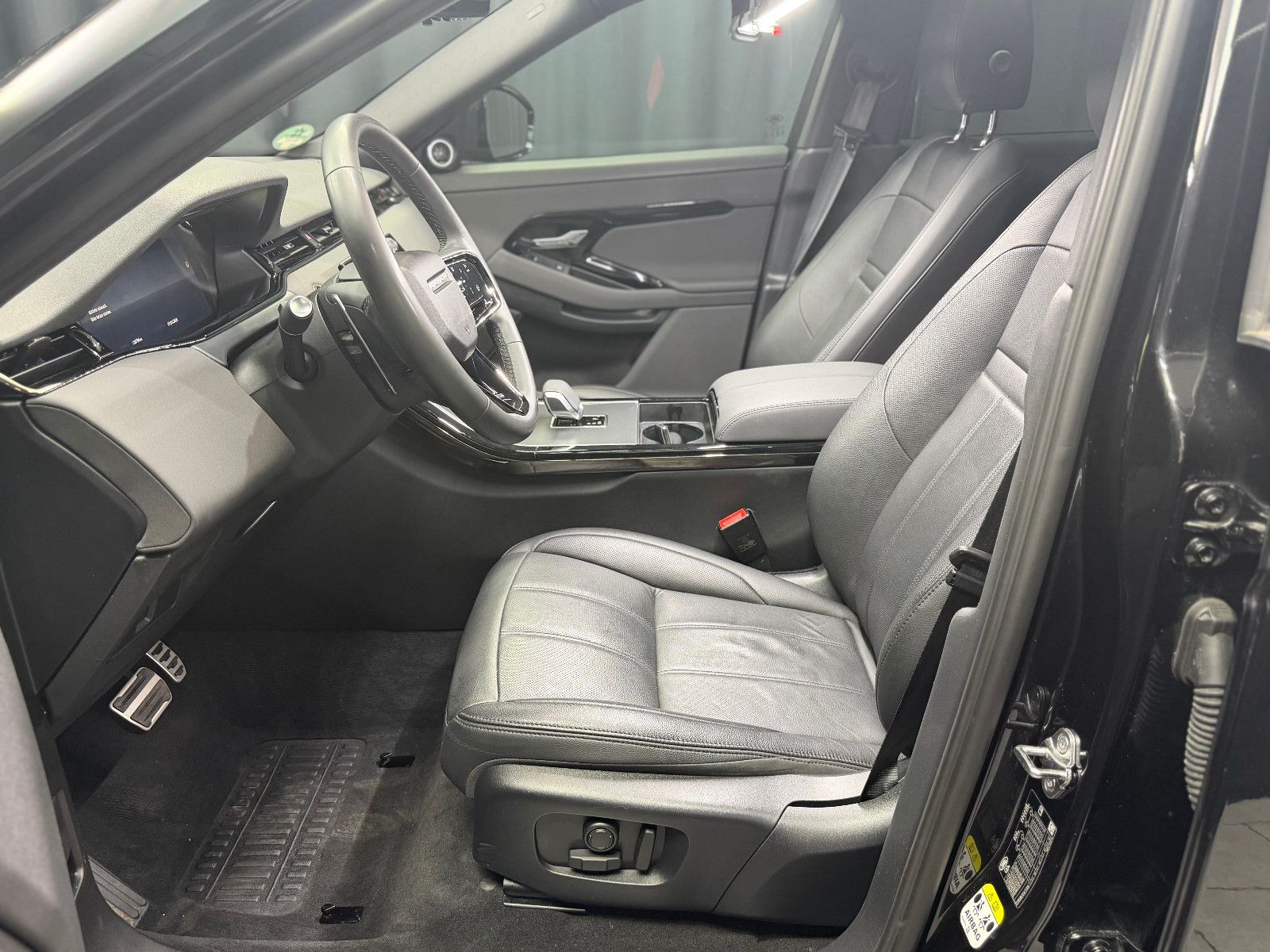Fahrzeugabbildung Land Rover Range Rover Evoque Dynamic SE |AHK|MERIDIAN|360°