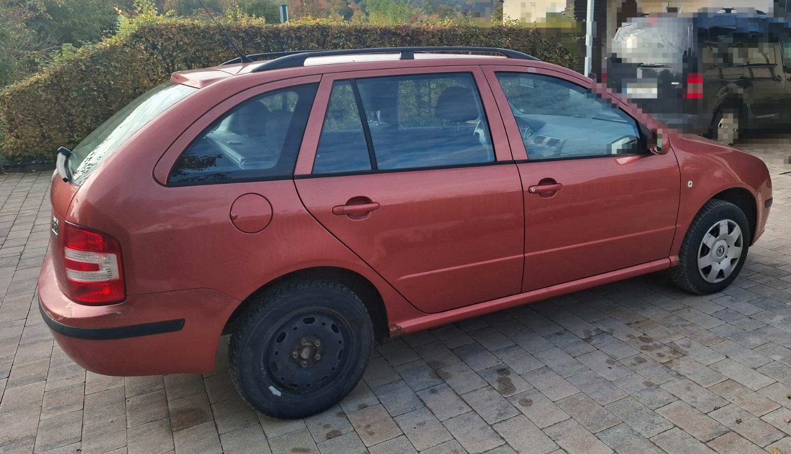 Skoda Fabia 2006 — rear view
