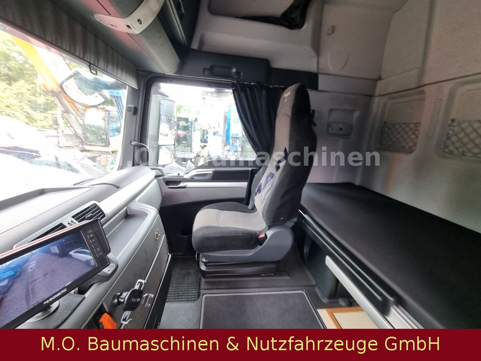 Fahrzeugabbildung MAN TGX 26.440 / Kroll 35609 / L+L Achse / Euro5/ADR