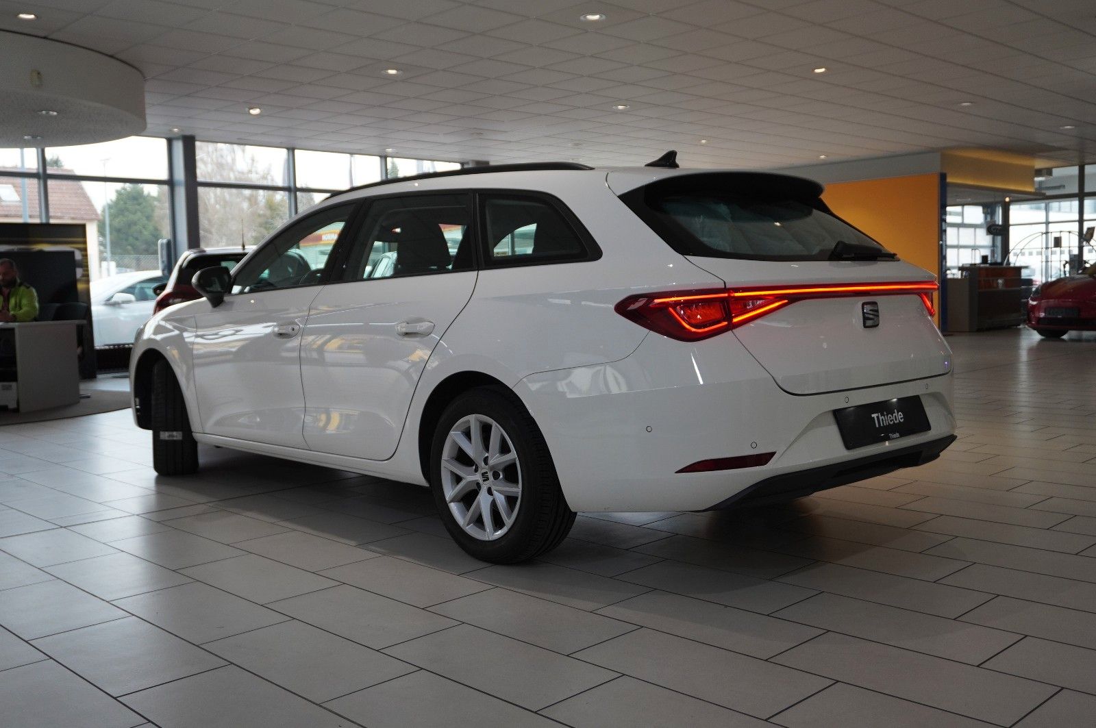 Fahrzeugabbildung SEAT Leon ST 2.0 TDI STYLE NAVI/LED/VIRT/SPORT/SH/DAB