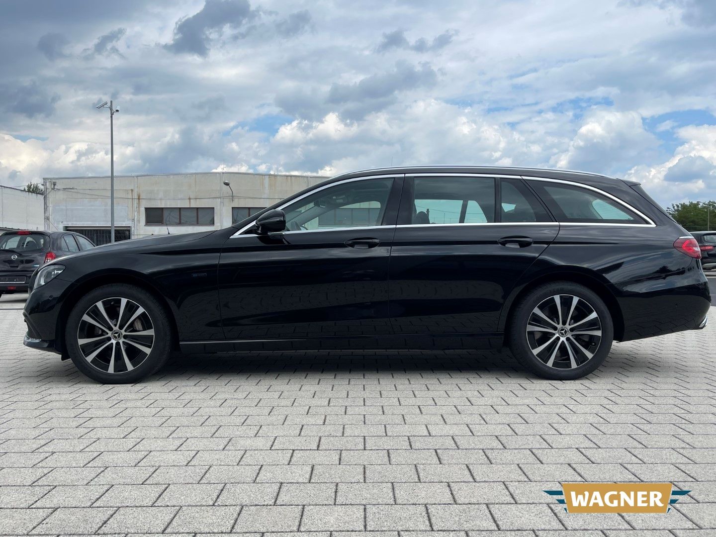 Fahrzeugabbildung Mercedes-Benz E 300 de 4Matic EU6d Sitzheizung LED