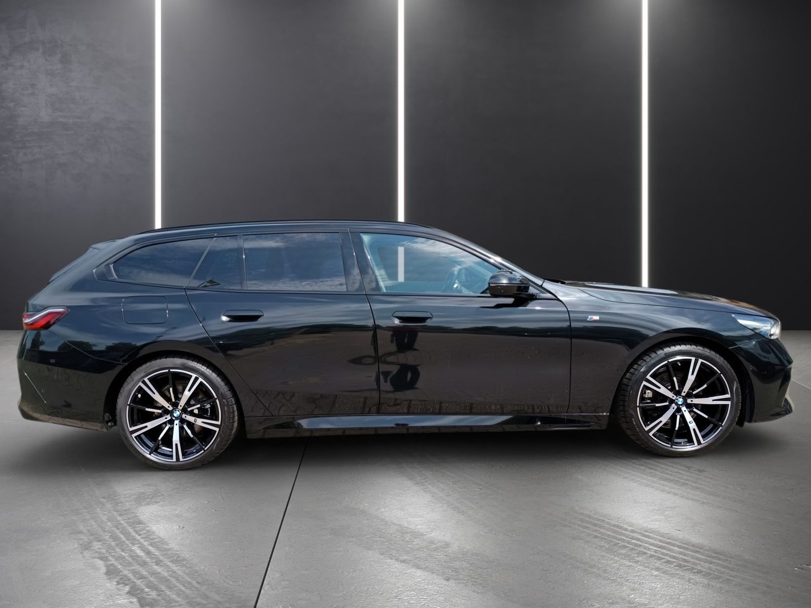 BMW 520d Touring M SPORTPAKET ICONIC GLOW ANH.KUPPLU foto 4