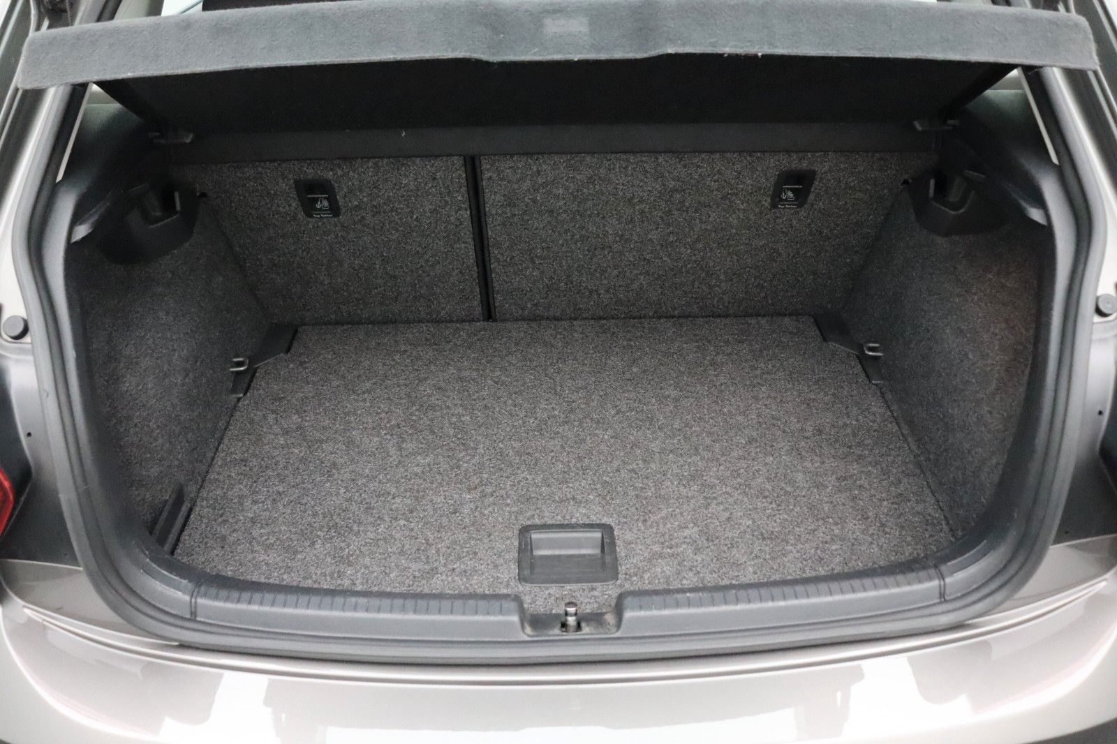 Fahrzeugabbildung Volkswagen Polo VI 1.0 Comfortline NAVI PDC TEMPO