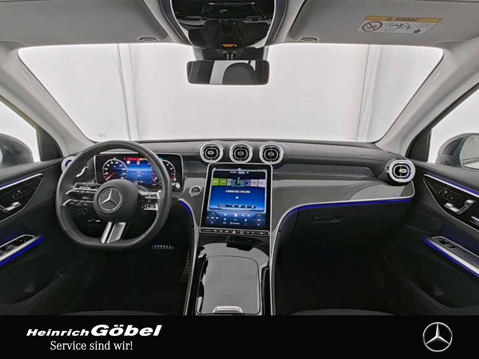 Fahrzeugabbildung Mercedes-Benz GLC 300 4M AMG+AHK+PANO+STANDHZ+DISTRONIC+NIGHT