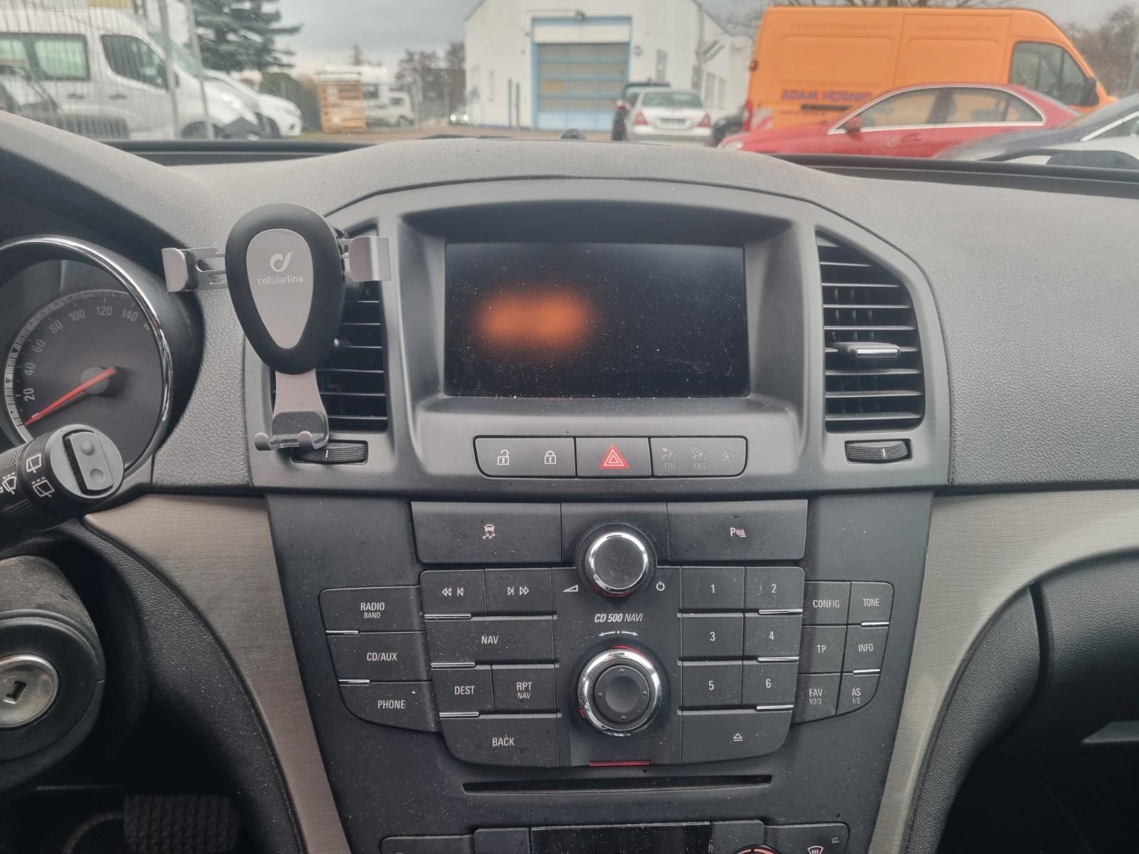 Opel Insignia 2010 — photo 21