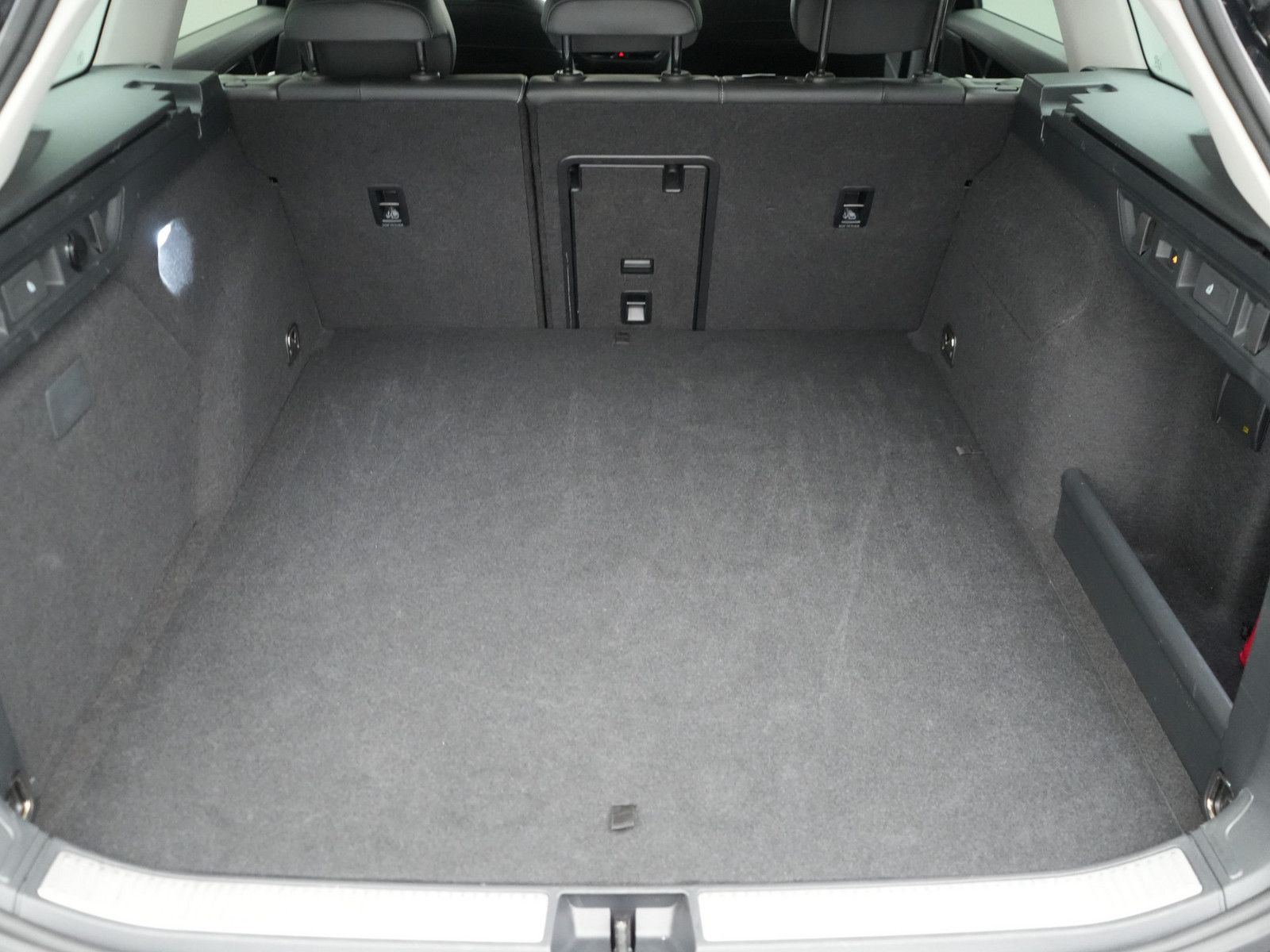 Volkswagen Passat - Bild 13