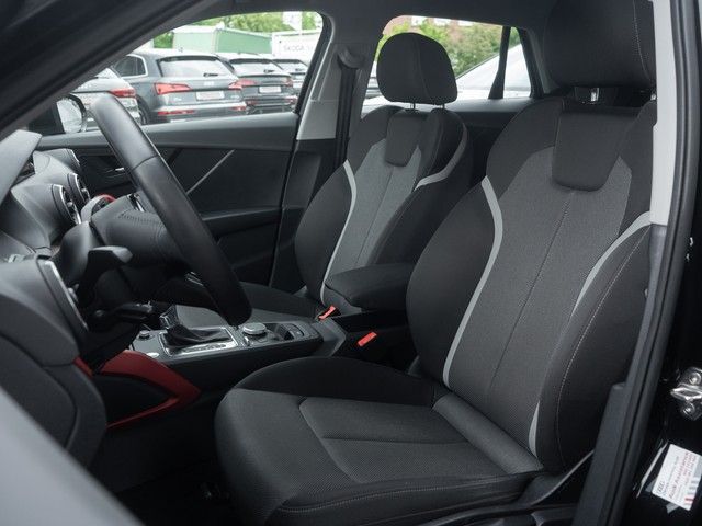 Q2 35 TFSI sport AHK+NAVI+LED