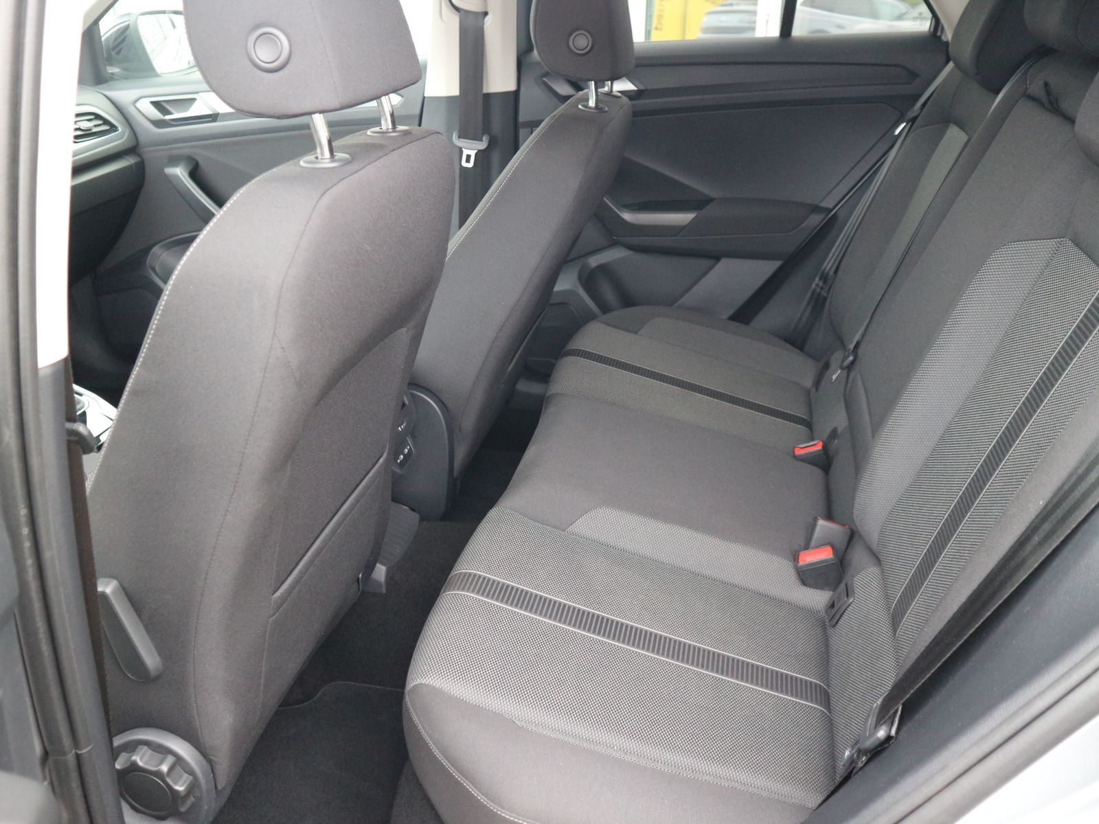 Volkswagen T-Roc - Bild 11