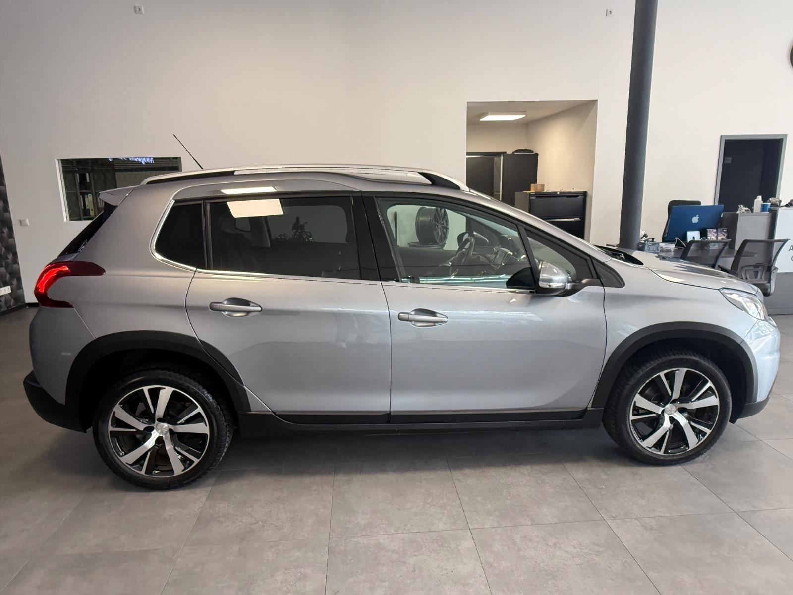 Peugeot 2008 Allure Blue HDI 120  Automatik/Kamera/Leder