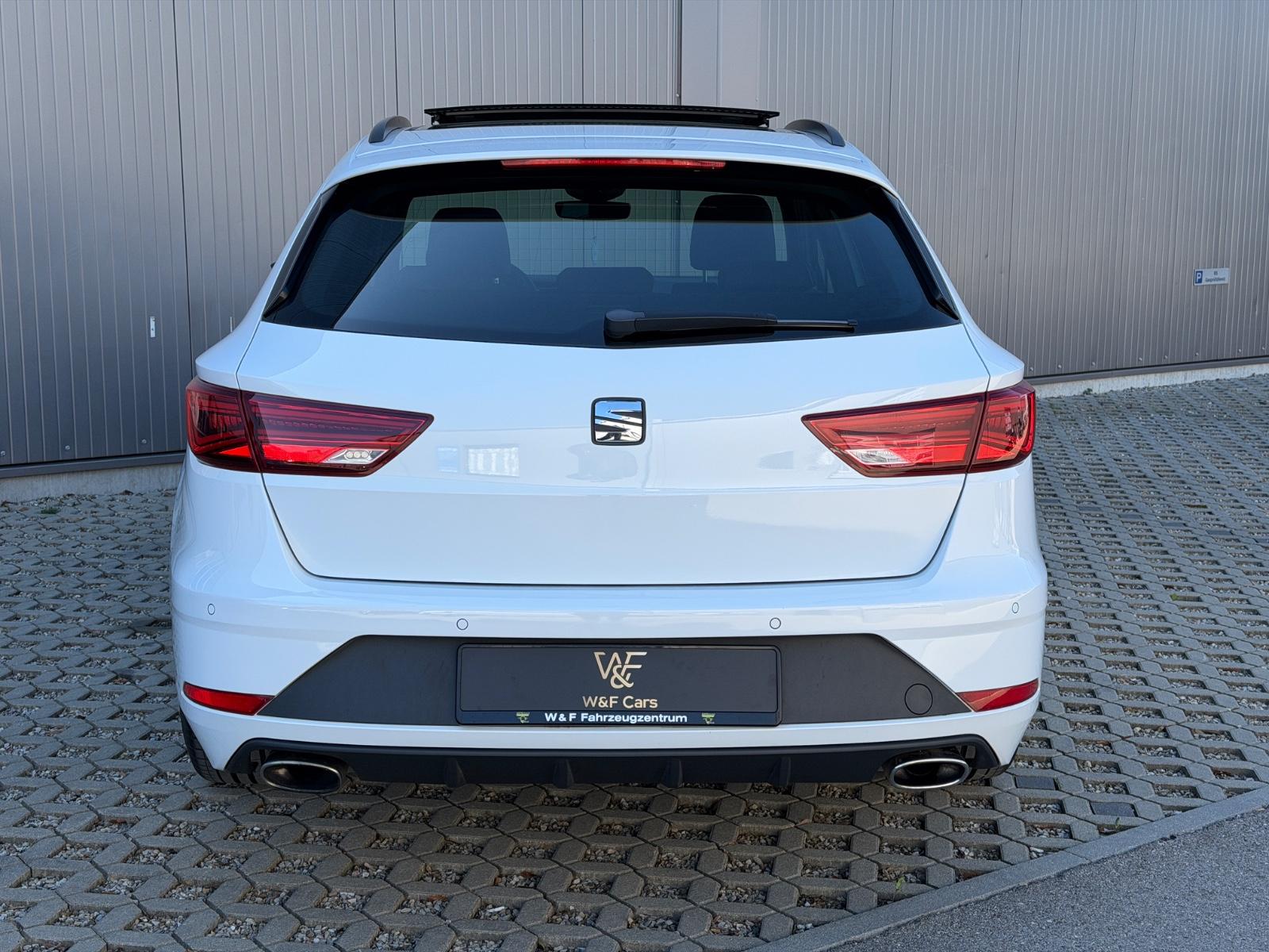 Seat Leon ST Cupra 300 4Drive|DSG|Pano|8Fach|ACC|