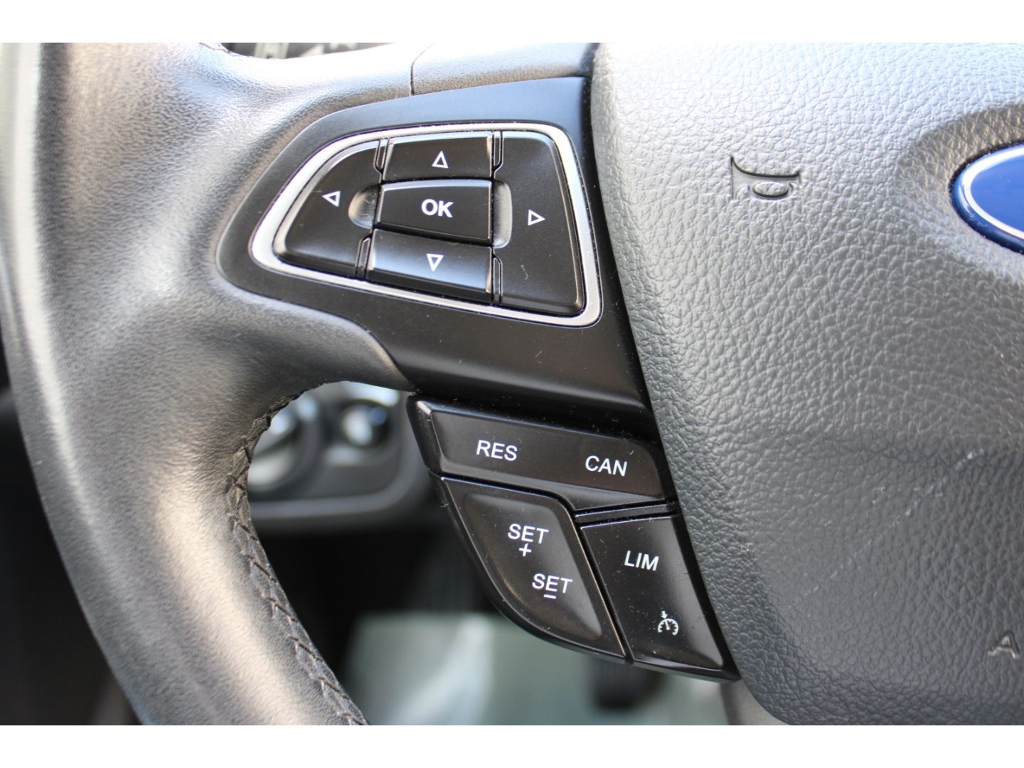 Fahrzeugabbildung Ford Grand C-Max Titanium 7-Sitze Xenon Navi RFK TWA