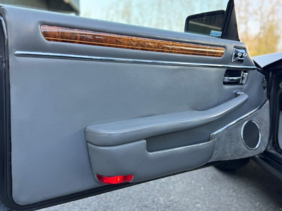 Fahrzeugabbildung Jaguar XJS 12 Zylinder Cabrio H. Zul. HU Neu