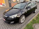 Opel Astra Sports Tourer 1.6 Turbo - Opel Astra aus 2011: Turbo
