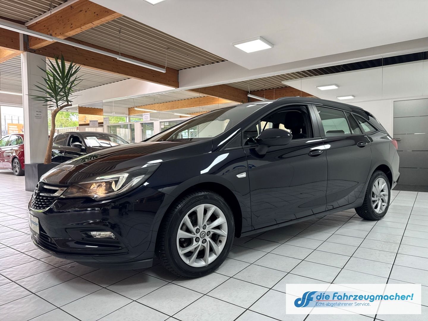 Fahrzeugabbildung Opel Astra K Sports Tourer Edition Start Stop Navi AC