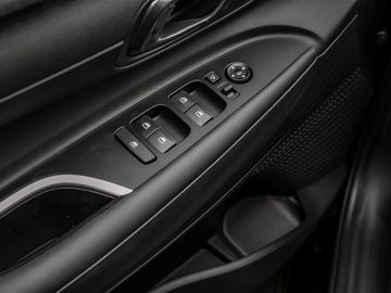 Hyundai Bayon 1.0 Trend 2WD Kamera Navi Sitzhzg. LED