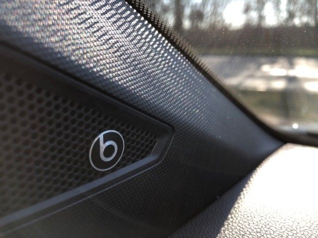 Fahrzeugabbildung Volkswagen Taigo 1.5TSI DSG R-Line PANO+MATRIX+ACC+PARKLNK+