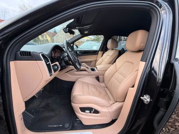 Porsche Cayenne - 7
