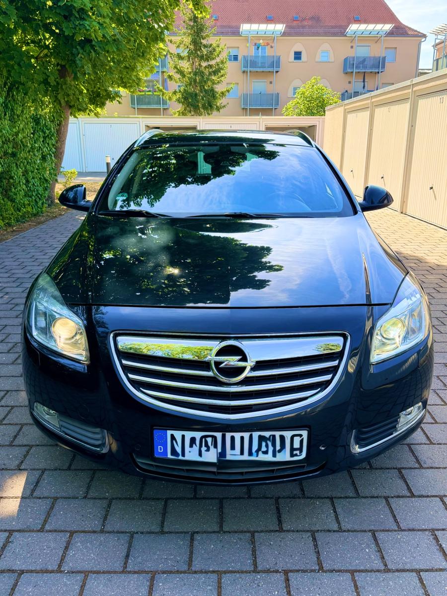 Opel Insignia 2012 — interior