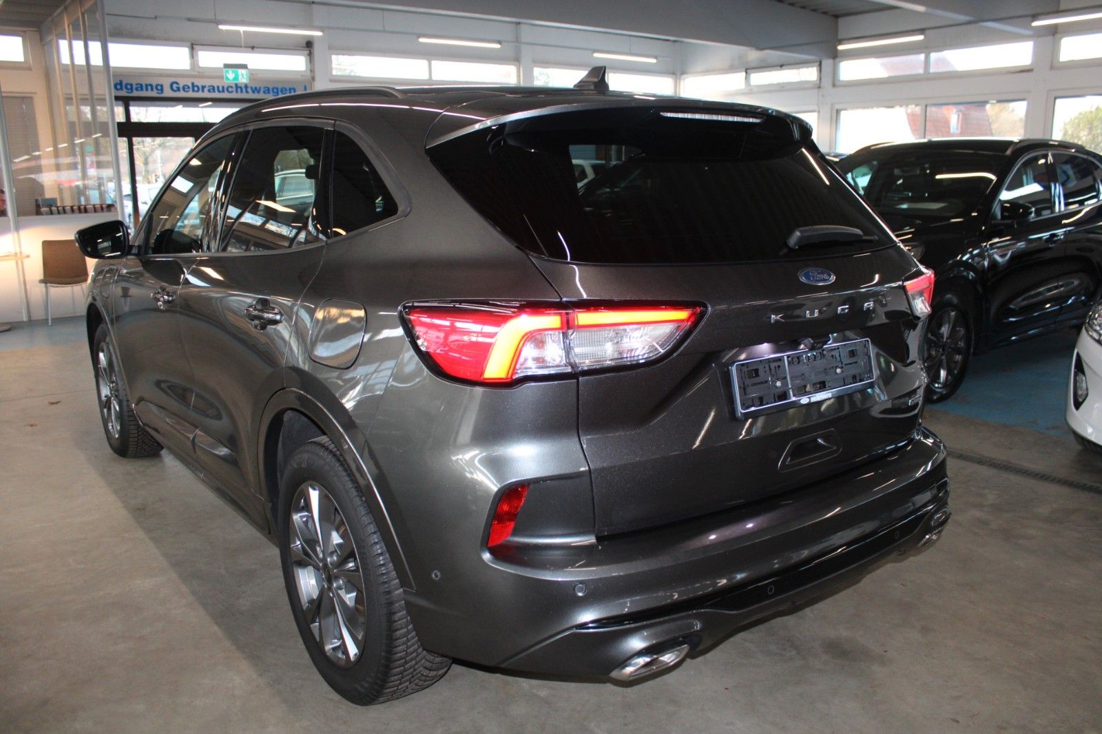 Fahrzeugabbildung Ford Kuga 2.5 PHEV ST-Line Aut. NAVI CAM WinterPaket