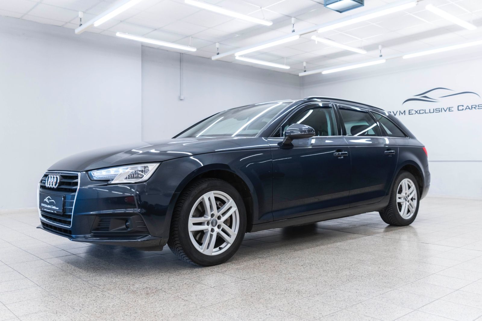 Fahrzeugabbildung Audi A4 Avant Quattro H&K ACC TOTW SHZ PDC NAV