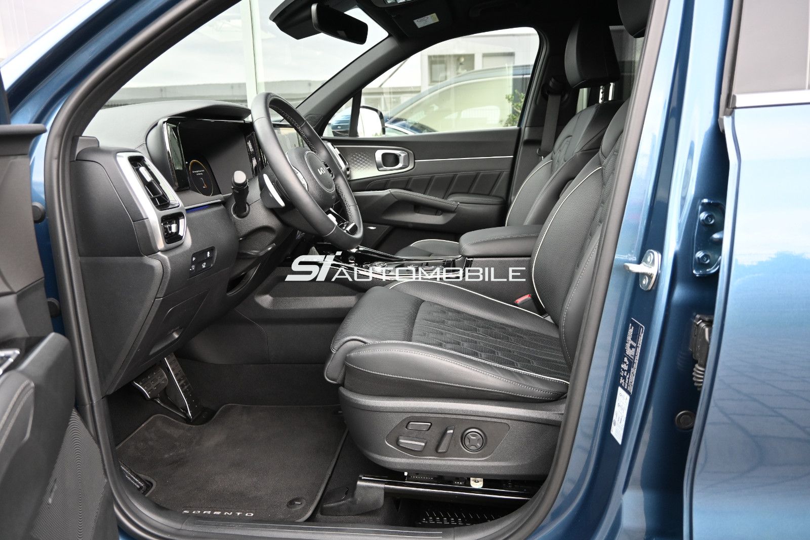 Fahrzeugabbildung Kia Sorento 2.2 CRDi AWD Platinum °AHK°7-SITZE°HUD°