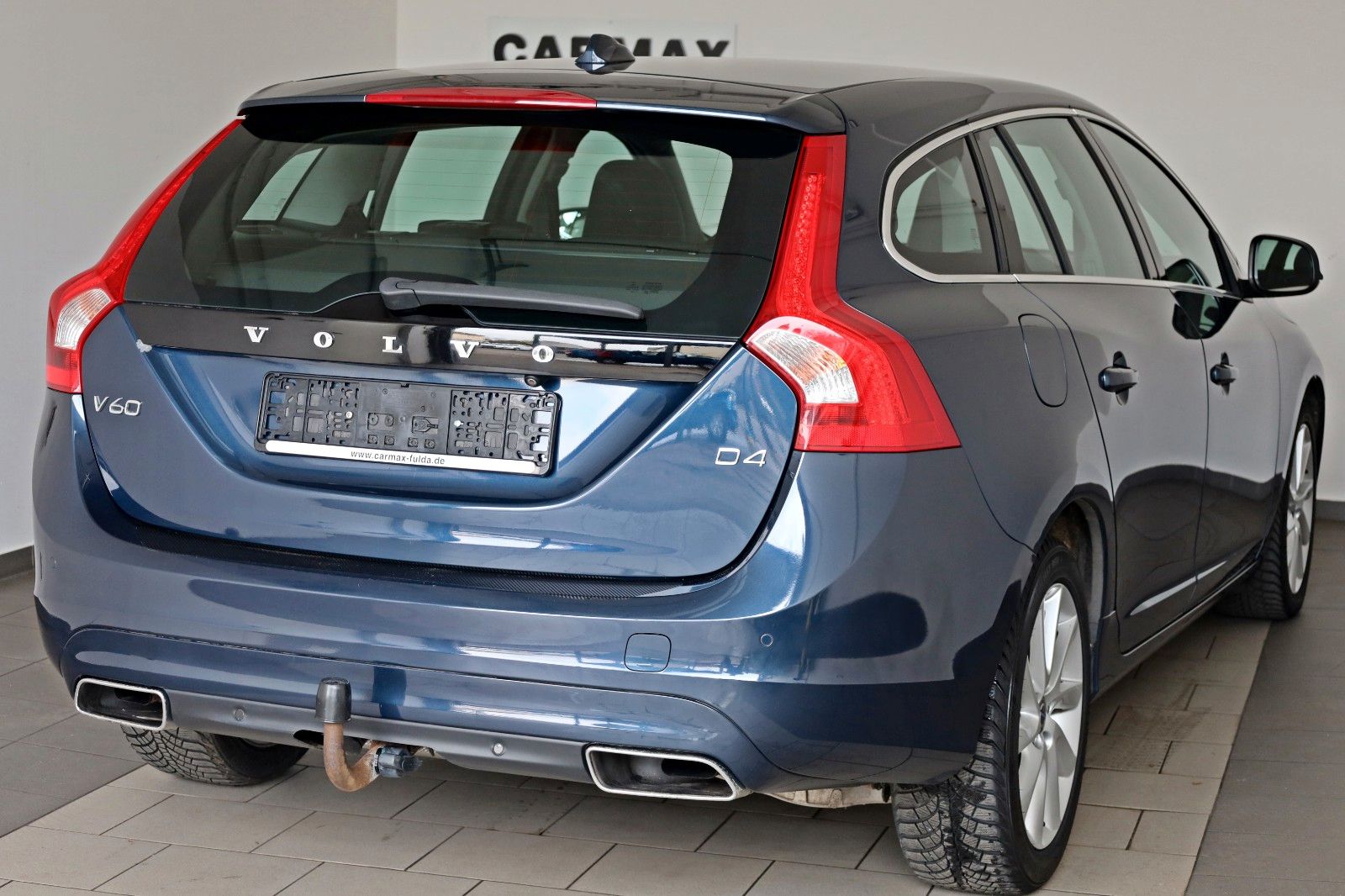 Fahrzeugabbildung Volvo V60 Kombi Momentum T.Leder,Navi,Xenon,Kamera,AHK