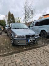 BMW e46 330i - BMW 330 Limousine E46 330i mit Benzin-Antrieb