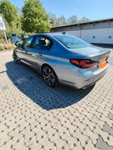 BMW 530d xDrive Aut. HUD, Laserlicht usw.  - BMW 530 Gebrauchtwagen in Nürnberg