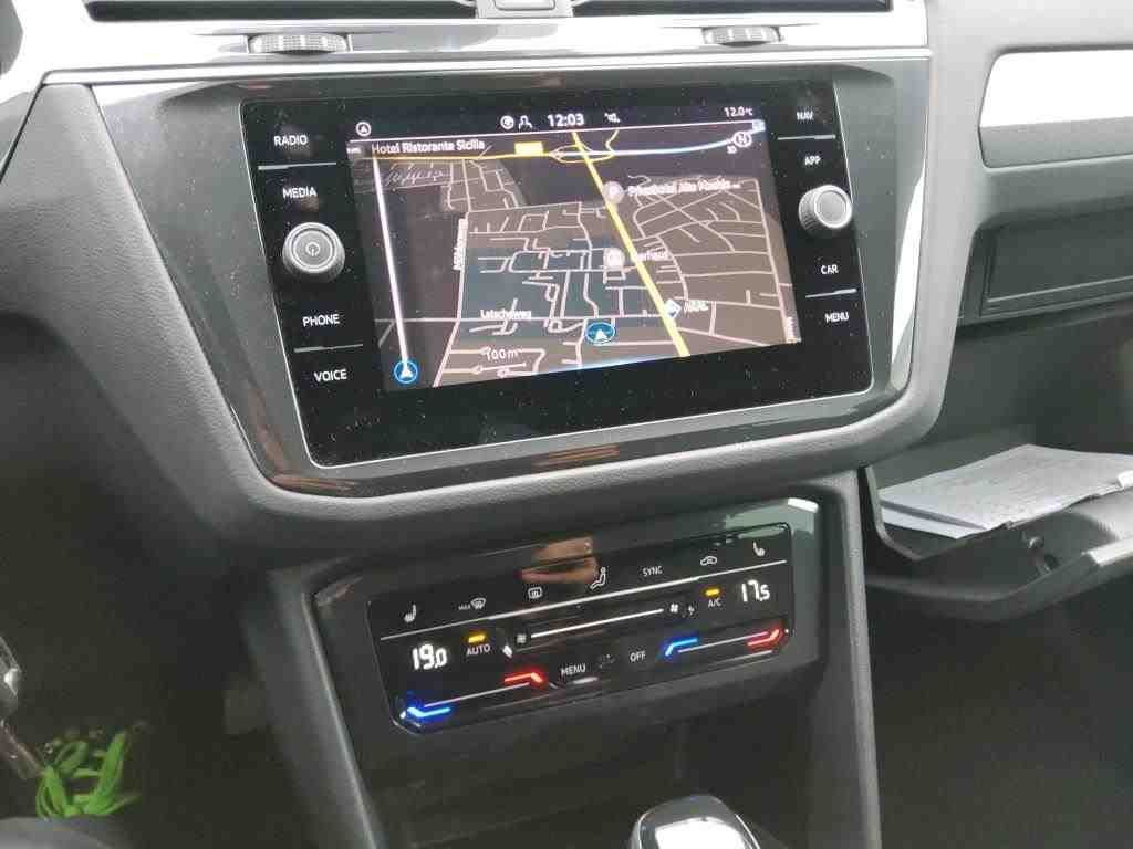 Fahrzeugabbildung Volkswagen Tiguan Life TSI DSG *AHK*Navi*LED*PDC*ACC*Shzg*