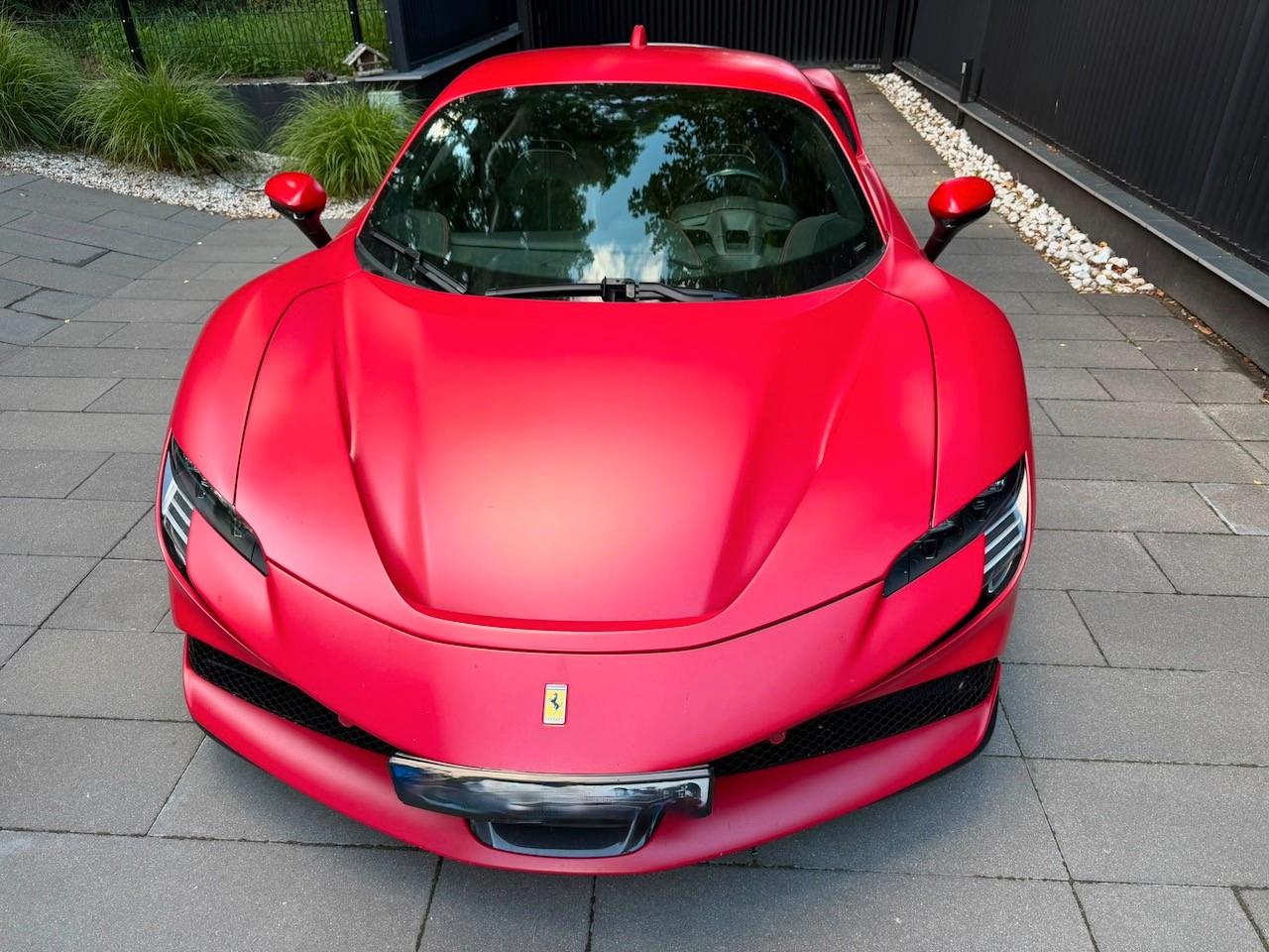 Ferrari SF90 *Lift *Carbon *AFS *Carplay *MATT LACKIERUN