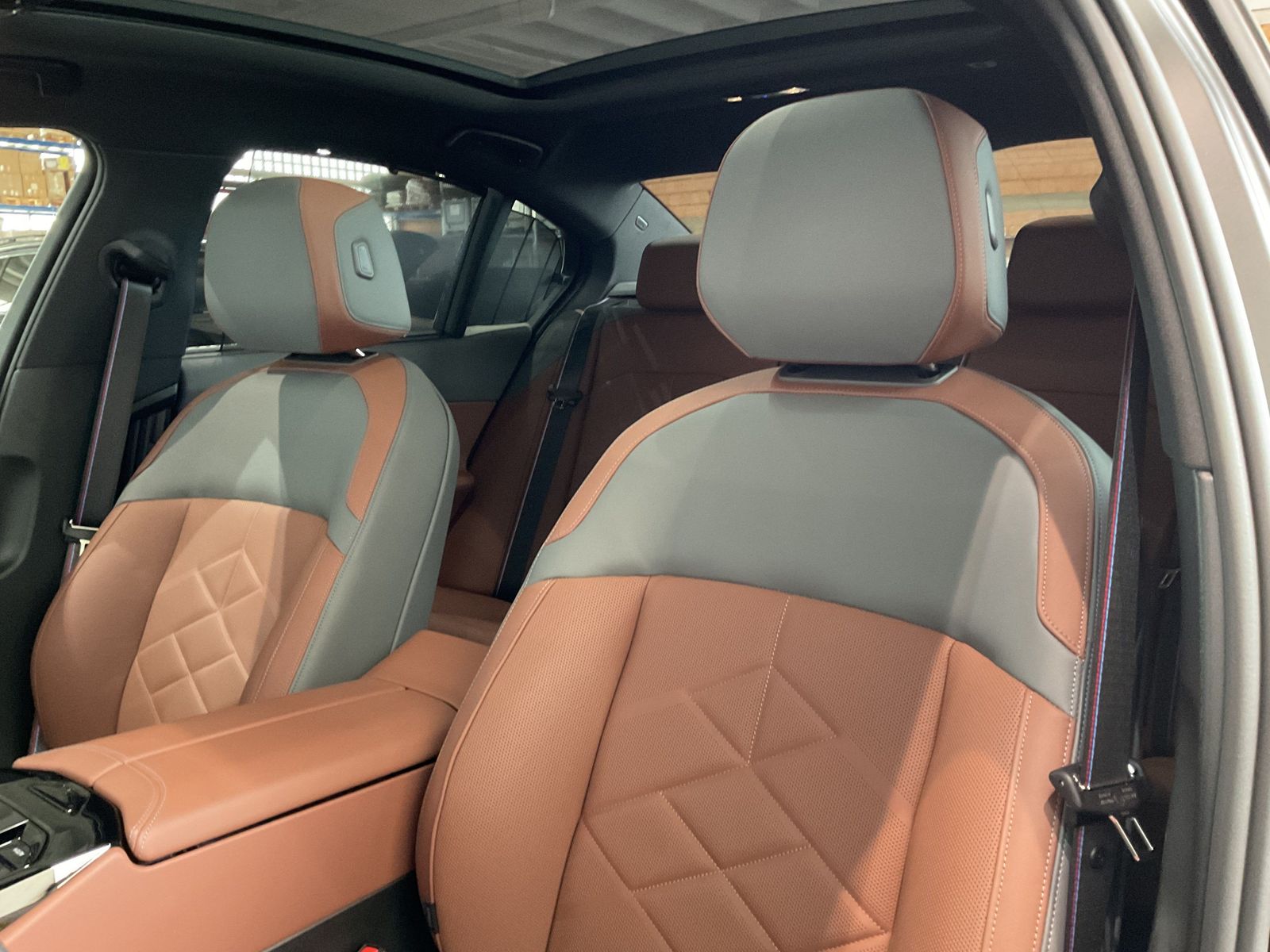 Fahrzeugabbildung BMW i5 xDrive40 | Panorama-Glasdach | Sitzbelüftung