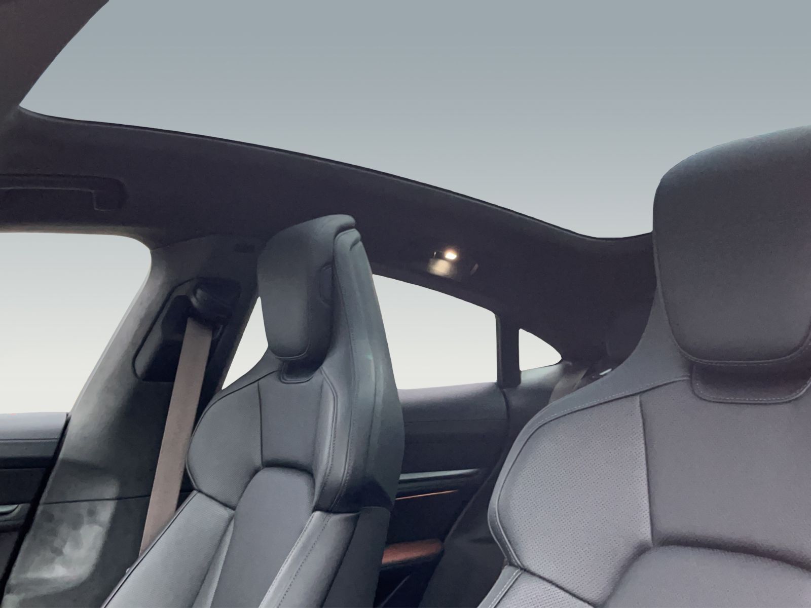 Porsche Taycan - Bild 12