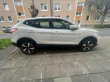 Nissan Qashqai 1.2 DIG-T Acenta PDC|Scheckheft| Tempo - Nissan Qashqai mit Benzin-Antrieb: Limousine