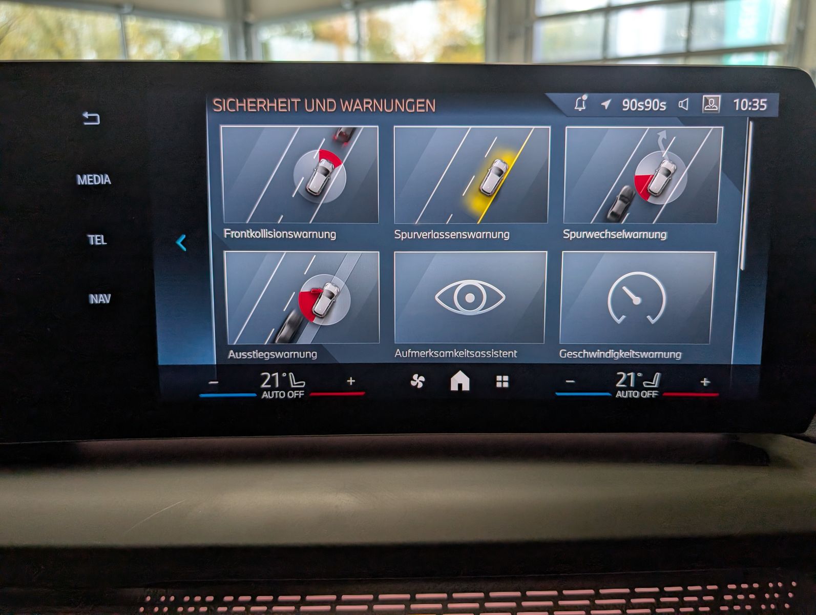 Fahrzeugabbildung BMW 118 d M-Sport Premium Shadow Cam Pano Alcan 18"