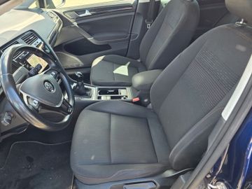 Volkswagen Golf - 6